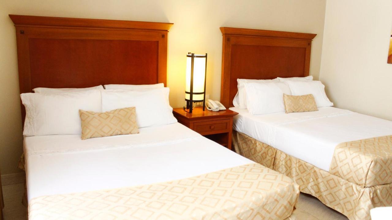 Hotel Magno Tepatitlan ภายนอก รูปภาพ