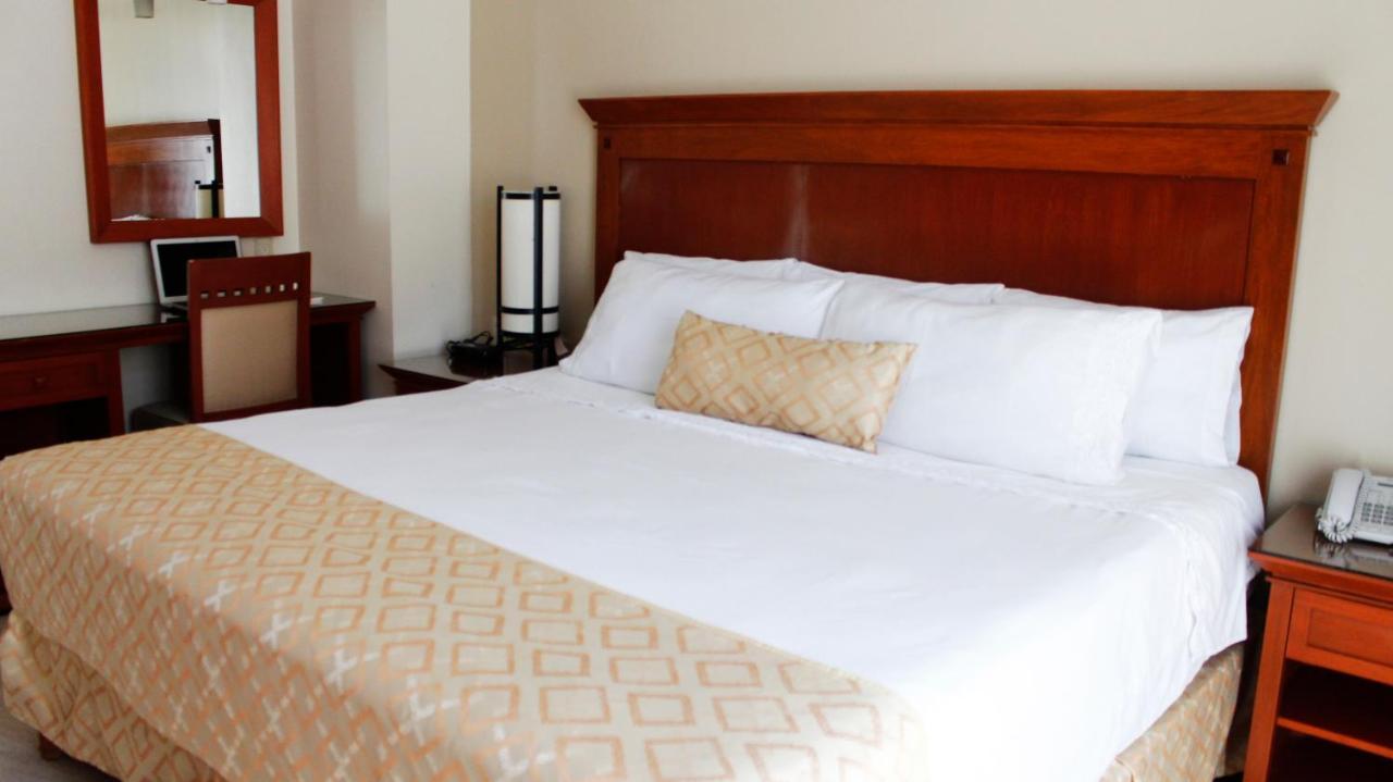 Hotel Magno Tepatitlan ภายนอก รูปภาพ