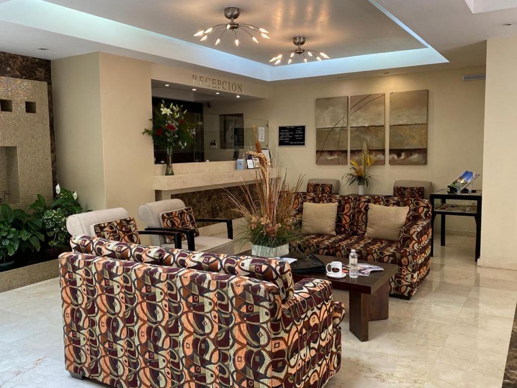 Hotel Magno Tepatitlan ภายนอก รูปภาพ