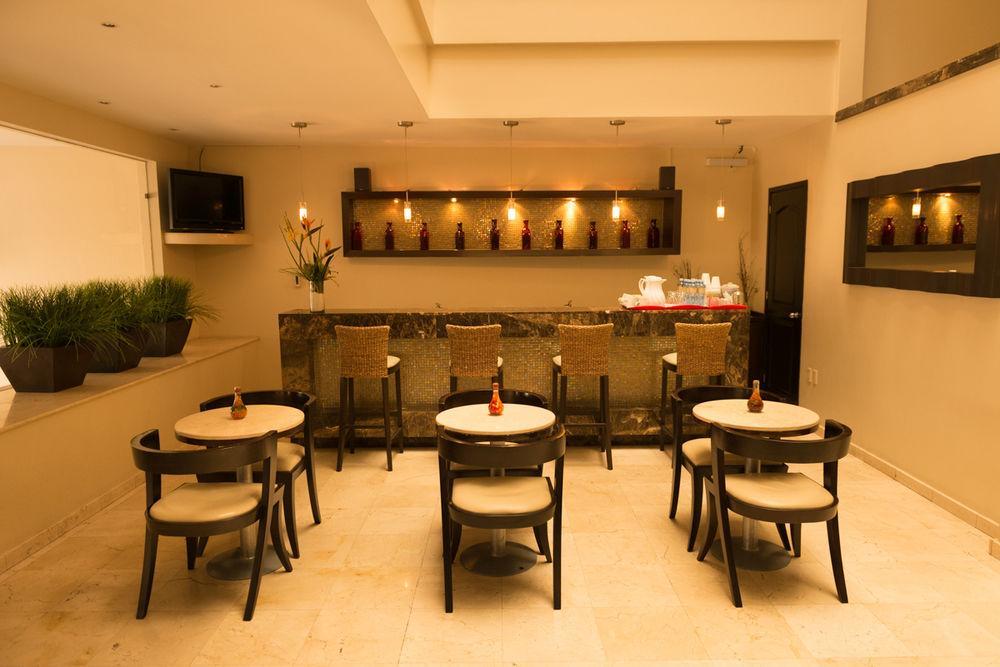 Hotel Magno Tepatitlan ภายนอก รูปภาพ
