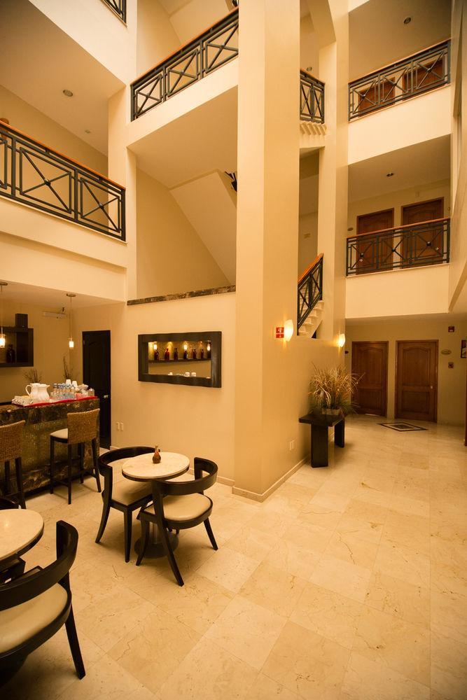 Hotel Magno Tepatitlan ภายนอก รูปภาพ