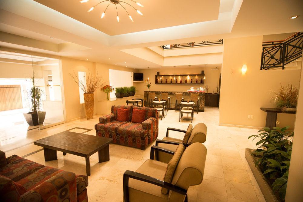 Hotel Magno Tepatitlan ภายนอก รูปภาพ
