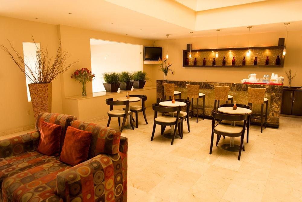 Hotel Magno Tepatitlan ภายนอก รูปภาพ
