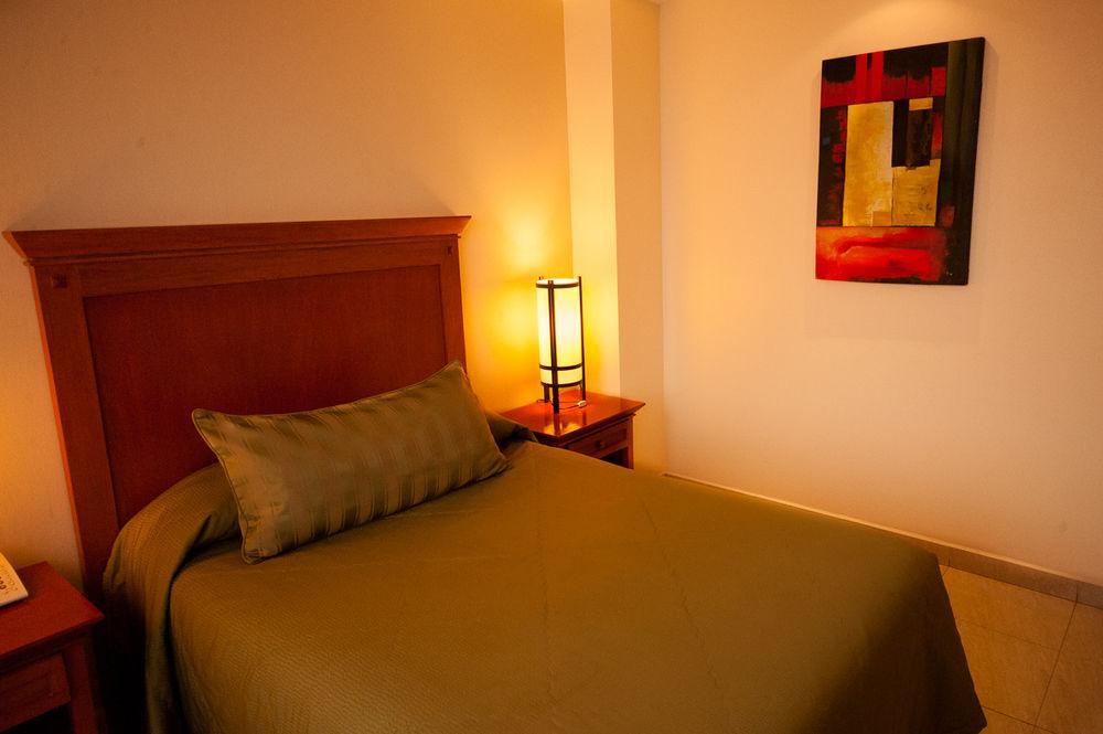 Hotel Magno Tepatitlan ภายนอก รูปภาพ