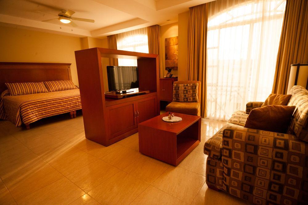 Hotel Magno Tepatitlan ภายนอก รูปภาพ