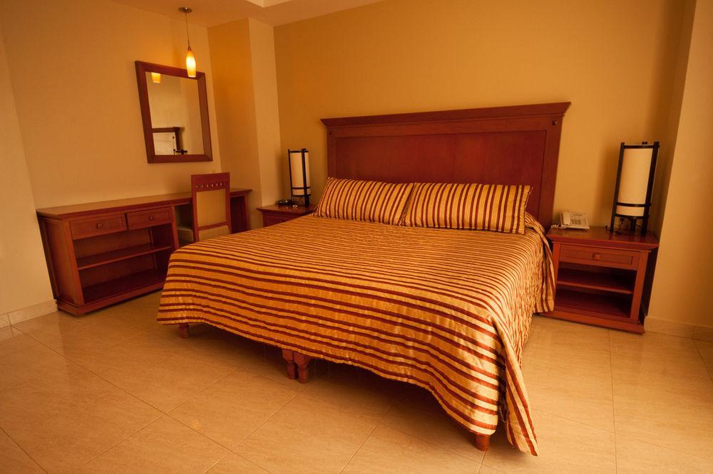 Hotel Magno Tepatitlan ภายนอก รูปภาพ