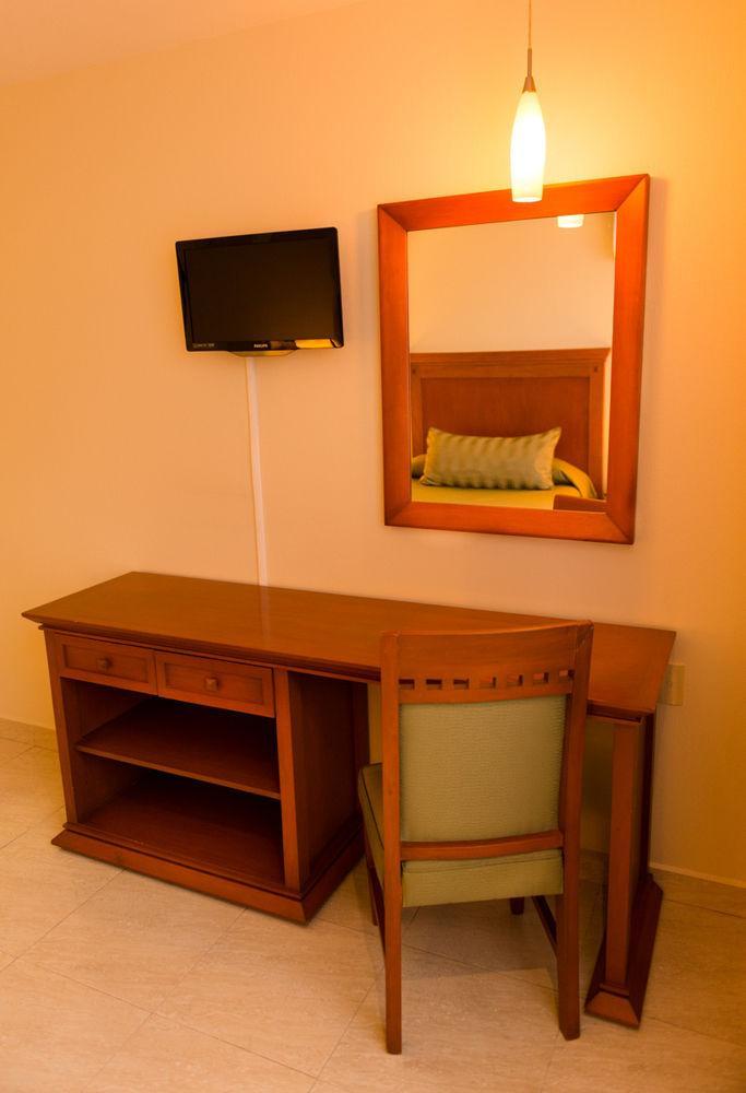 Hotel Magno Tepatitlan ภายนอก รูปภาพ