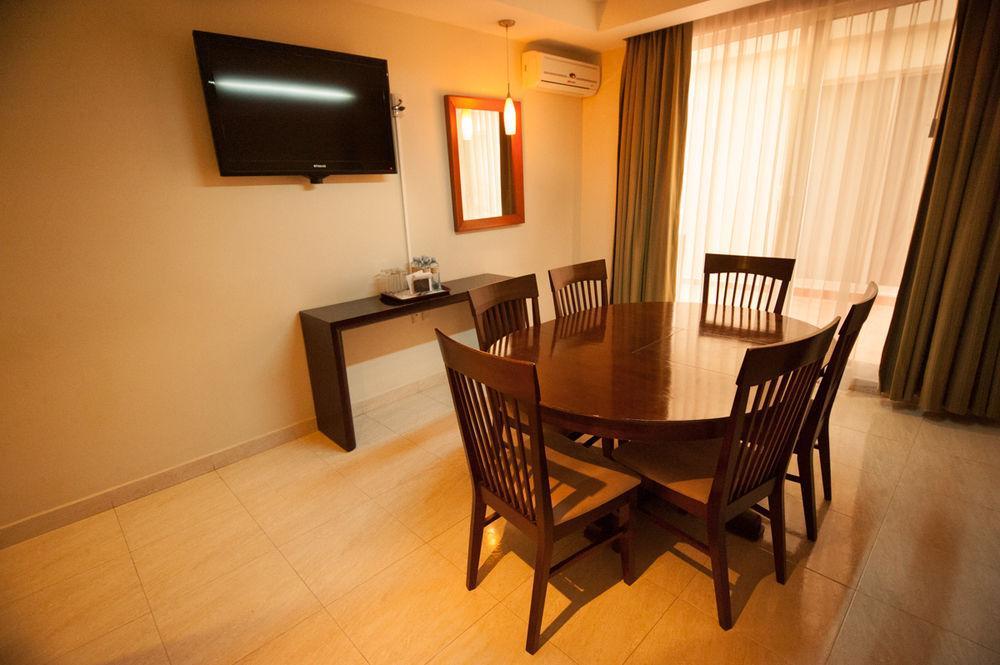 Hotel Magno Tepatitlan ภายนอก รูปภาพ
