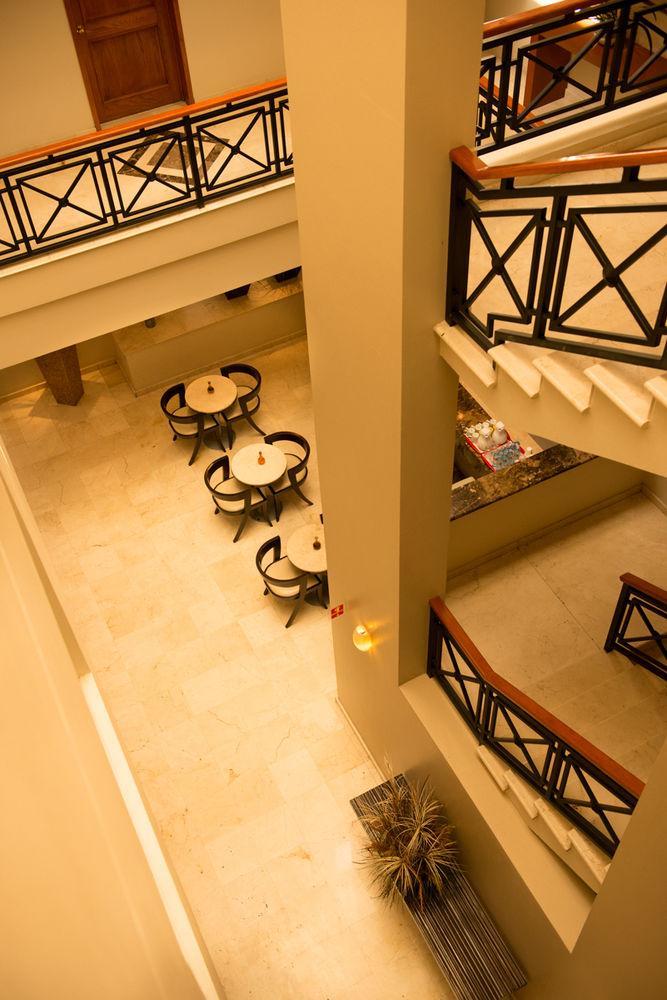 Hotel Magno Tepatitlan ภายนอก รูปภาพ